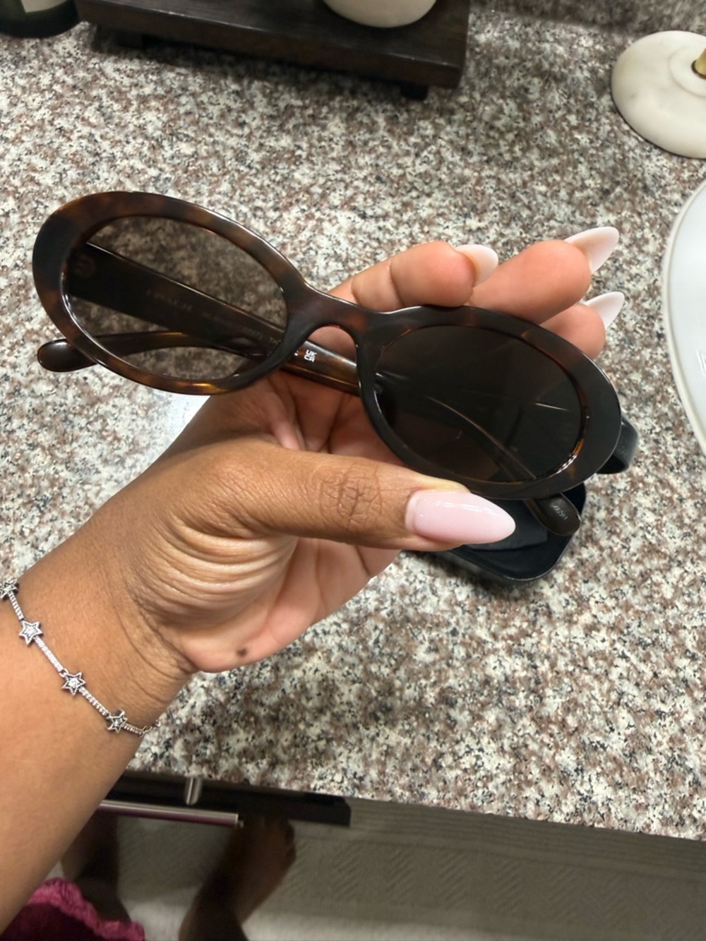 Coach Tortoiseshell Oval Sunglasses Women - Classic Brown